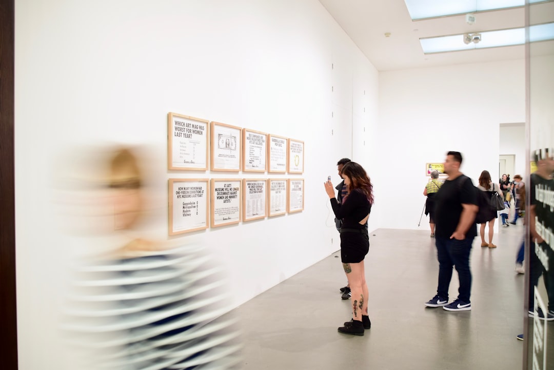 Art Exhibition Guide